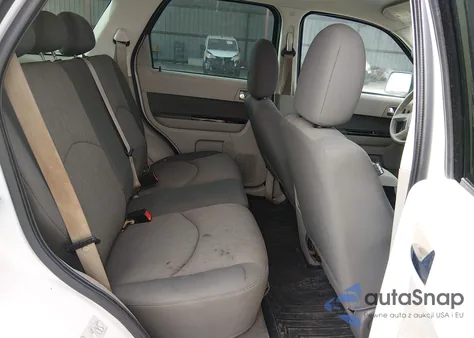 2011 Mazda Tribute I Sport z USA, uszkodzony, nr VIN 4F2CY0C77BKM04936